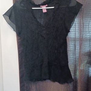 Black medium top with black lace